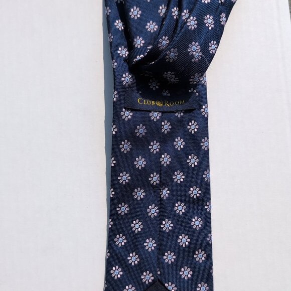 Club Room Men's Navy Tie With Flower Pattern - Picture 2 of 3